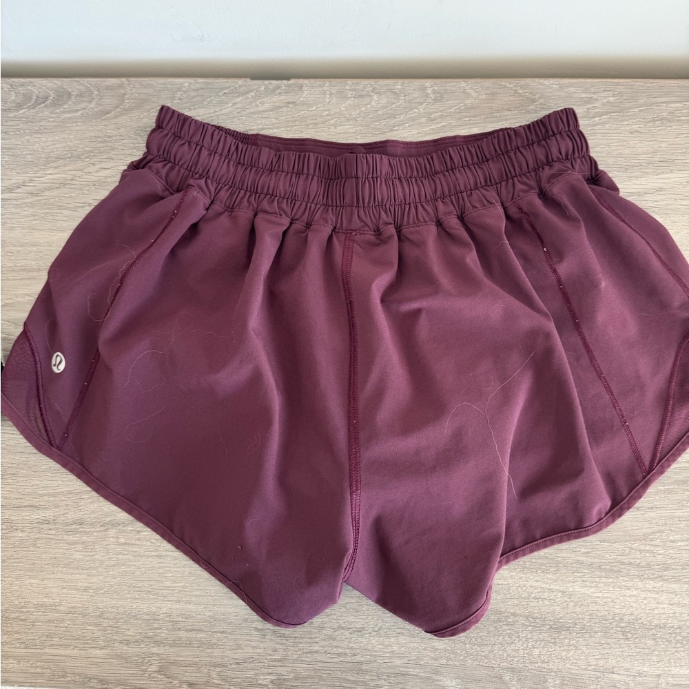 Lululemon hotty hot low rise shorts size 6